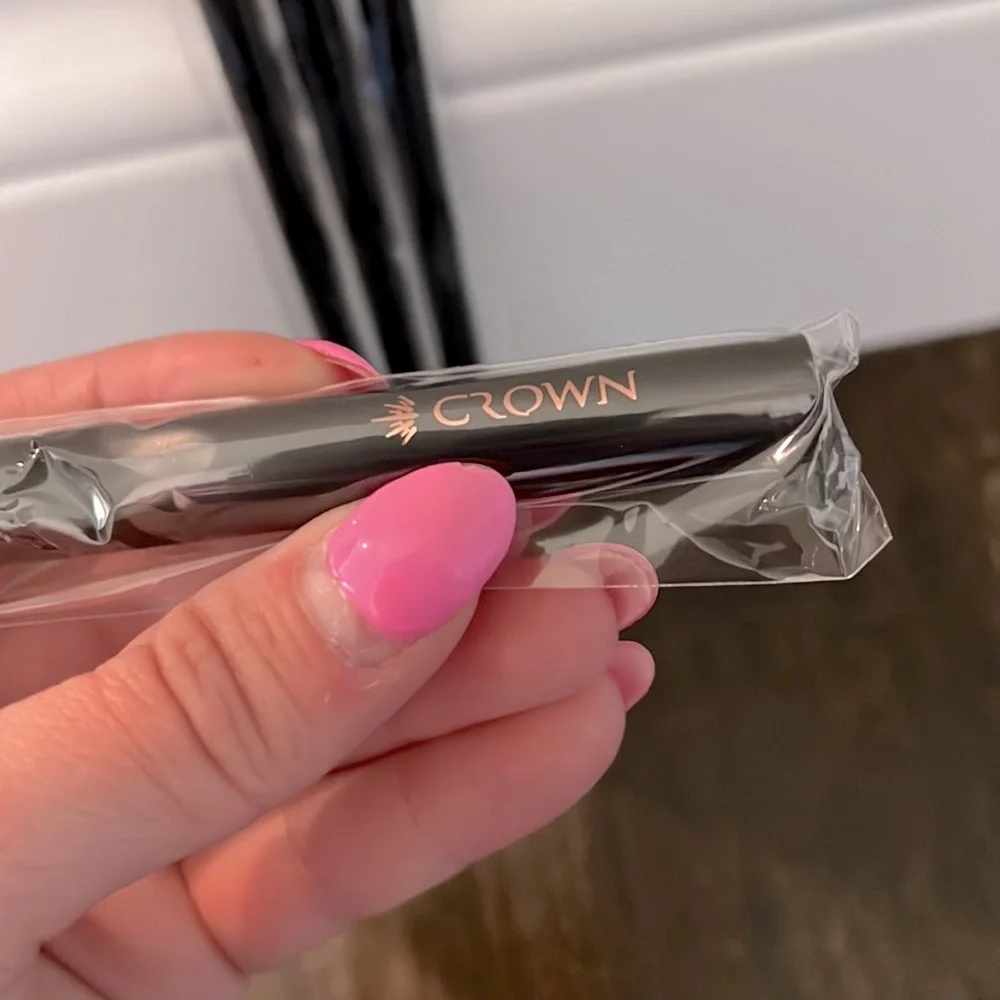 NEW Crown Makeup Brushes